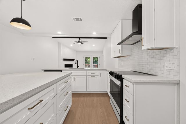 61 W Wavy Oak Circle, Spring, TX 77381