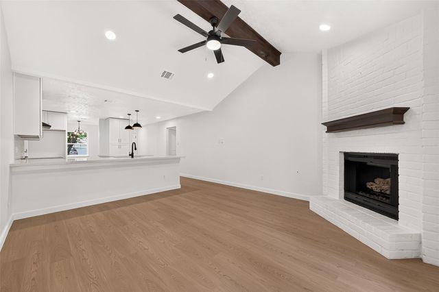61 W Wavy Oak Circle, Spring, TX 77381
