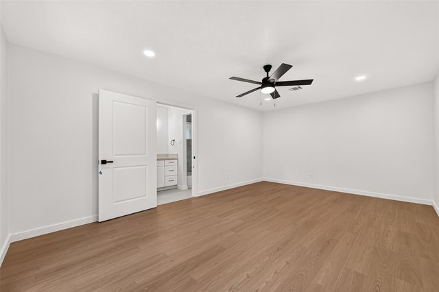 61 W Wavy Oak Circle, Spring, TX 77381