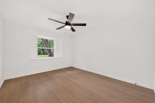 61 W Wavy Oak Circle, Spring, TX 77381