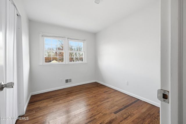 19 Oak Ridge Parkway, Toms River, NJ 08755