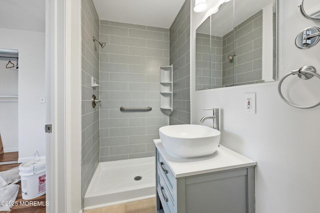 19 Oak Ridge Parkway, Toms River, NJ 08755