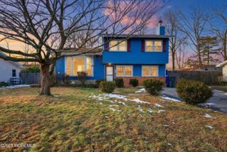 19 Oak Ridge Parkway, Toms River, NJ 08755