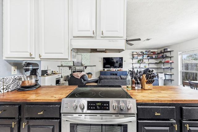 6809 Newcastle Place, North Richland Hills, TX 76182