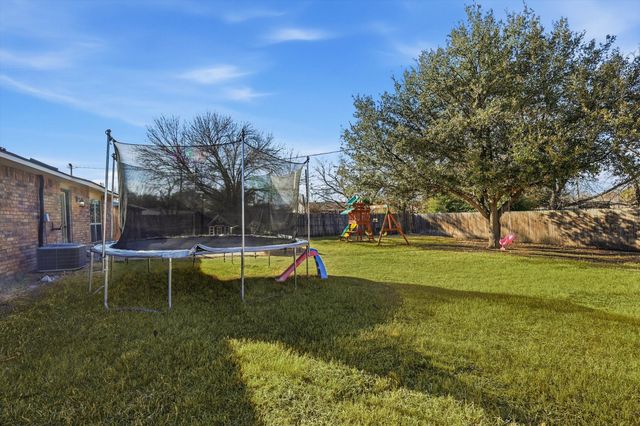 6809 Newcastle Place, North Richland Hills, TX 76182