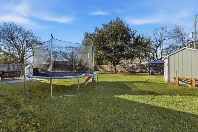 6809 Newcastle Place, North Richland Hills, TX 76182