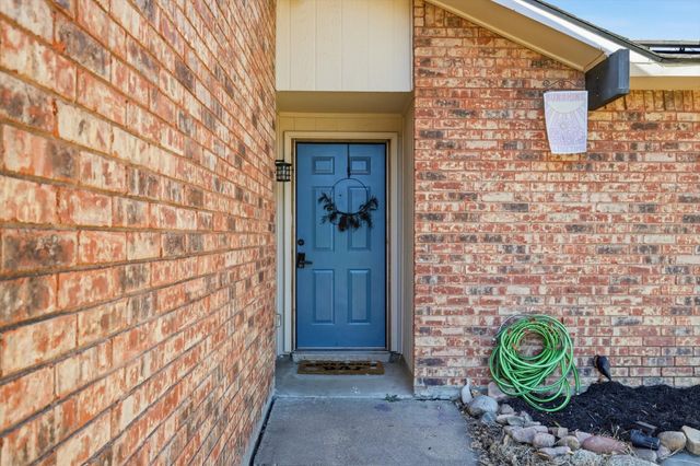 6809 Newcastle Place, North Richland Hills, TX 76182