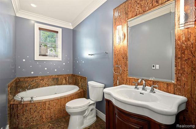 33528 Rhonswood Street, Farmington Hills, MI 48335