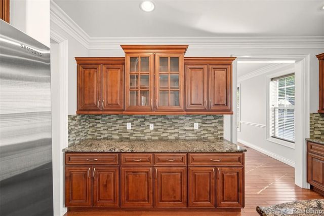 33528 Rhonswood Street, Farmington Hills, MI 48335