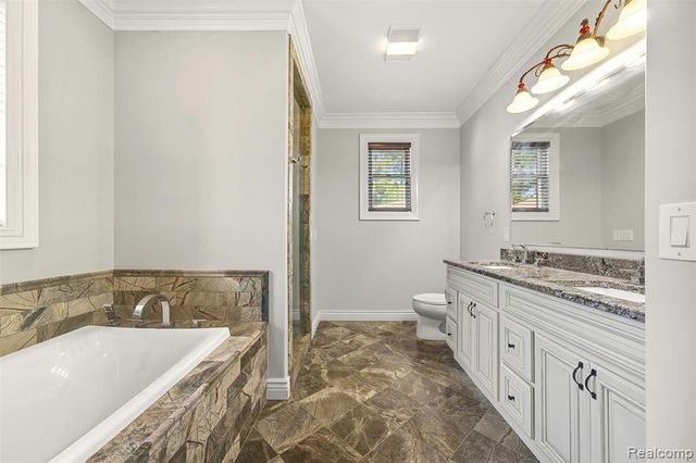 33528 Rhonswood Street, Farmington Hills, MI 48335