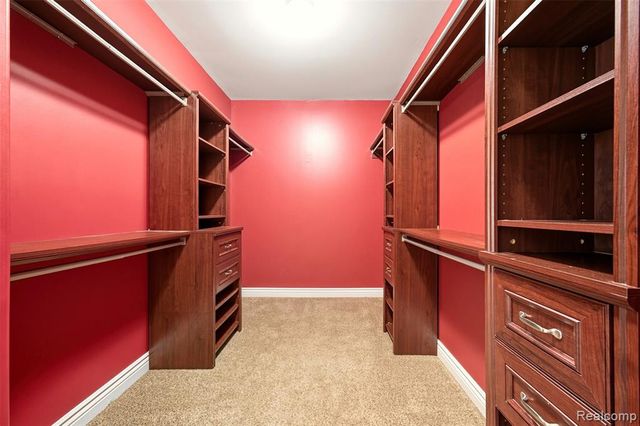 33528 Rhonswood Street, Farmington Hills, MI 48335