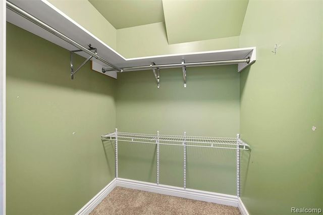 33528 Rhonswood Street, Farmington Hills, MI 48335