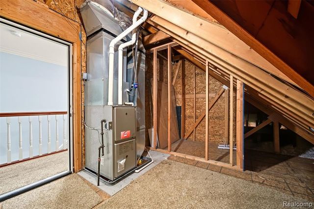 33528 Rhonswood Street, Farmington Hills, MI 48335