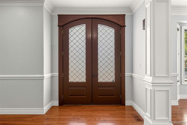 33528 Rhonswood Street, Farmington Hills, MI 48335