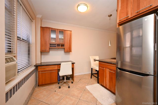 67-40 Yellowstone Boulevard 4M, Forest Hills, NY 11375