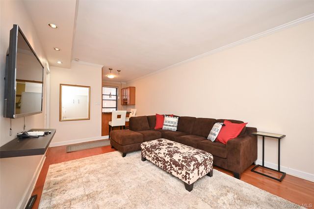 67-40 Yellowstone Boulevard 4M, Forest Hills, NY 11375