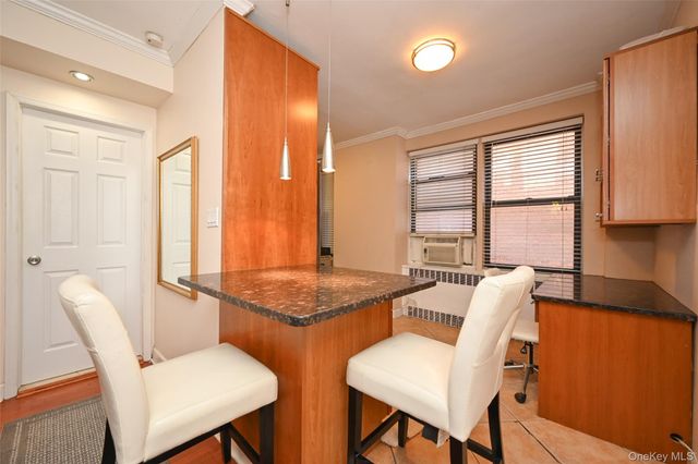 67-40 Yellowstone Boulevard 4M, Forest Hills, NY 11375