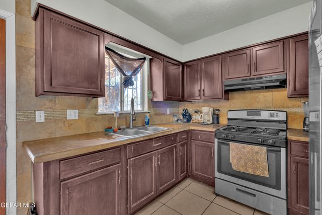 10708 Gemstone Street, El Paso, TX 79924