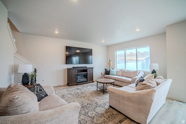 2517 N VELVET MOON DR, Saratoga Springs, UT 84045