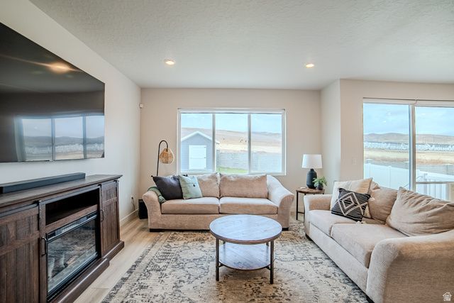 2517 N VELVET MOON DR, Saratoga Springs, UT 84045