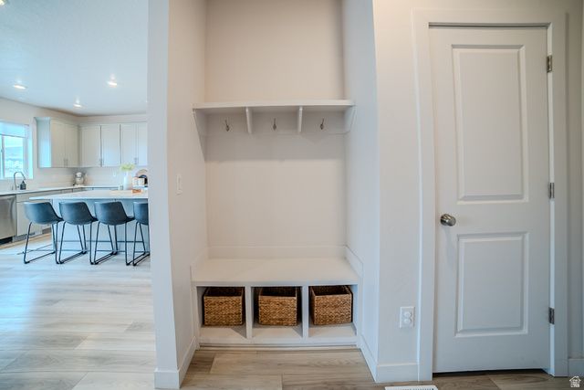 2517 N VELVET MOON DR, Saratoga Springs, UT 84045