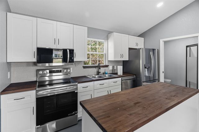 170 High Ridge Drive, Azle, TX 76020