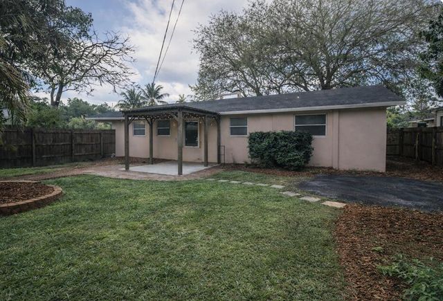 823 Lynwood Drive, Lake Worth Beach, FL 33461