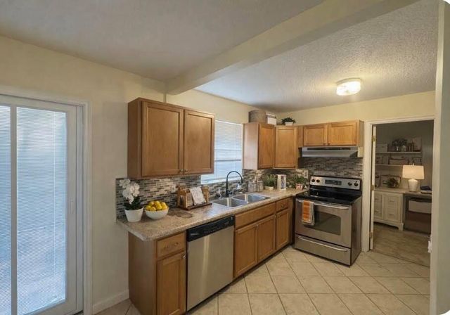 823 Lynwood Drive, Lake Worth Beach, FL 33461