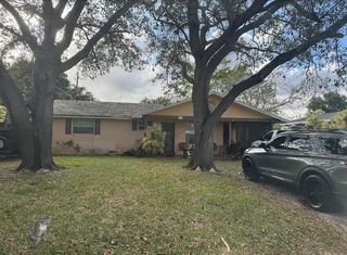 823 Lynwood Drive, Lake Worth Beach, FL 33461