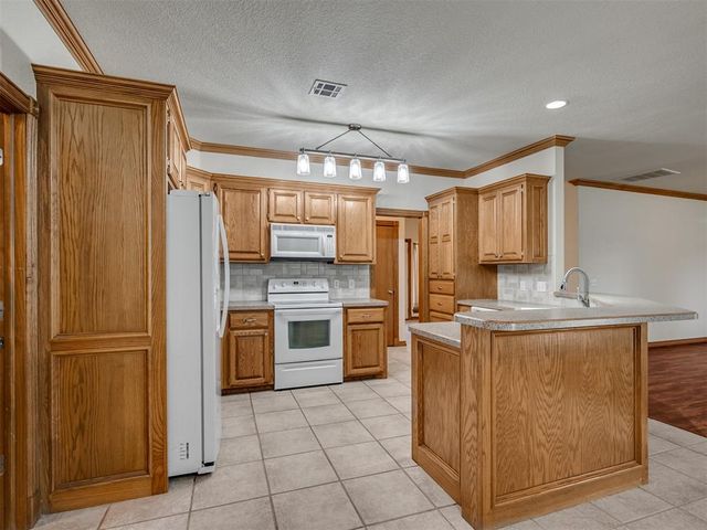 20200 SE 43rd Street, Harrah, OK 73045
