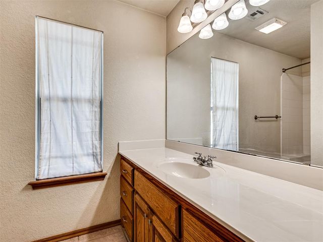 20200 SE 43rd Street, Harrah, OK 73045