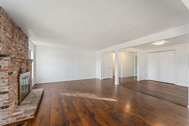 3046 Crystal Mountain Avenue, Medford, OR 97504