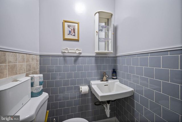 338 N CHARLES ST, Baltimore, MD 21201