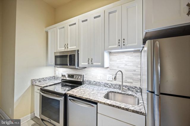 338 N CHARLES ST, Baltimore, MD 21201