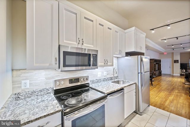 338 N CHARLES ST, Baltimore, MD 21201