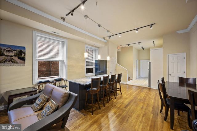 338 N CHARLES ST, Baltimore, MD 21201