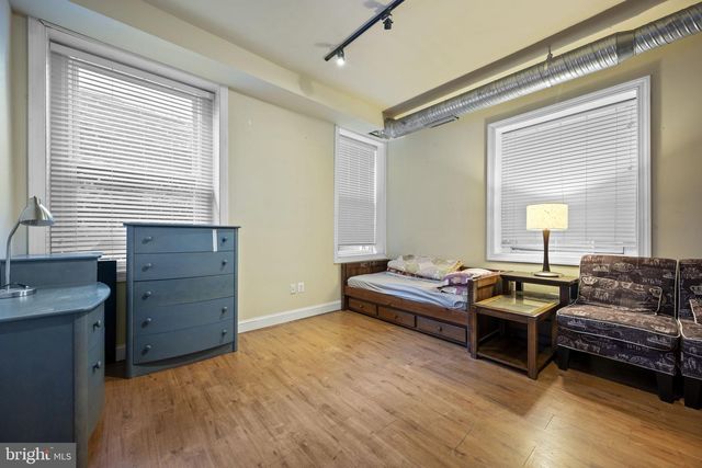 338 N CHARLES ST, Baltimore, MD 21201