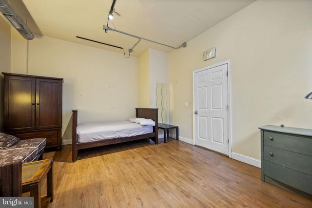 338 N CHARLES ST, Baltimore, MD 21201