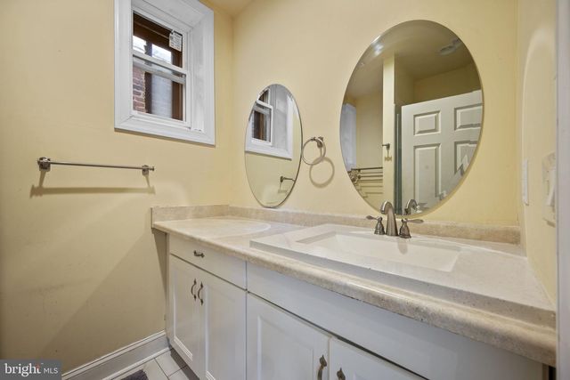 338 N CHARLES ST, Baltimore, MD 21201