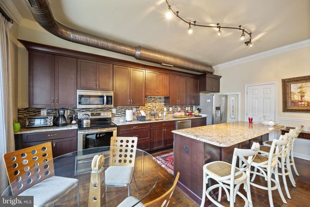 338 N CHARLES ST, Baltimore, MD 21201