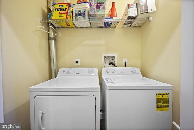 338 N CHARLES ST, Baltimore, MD 21201