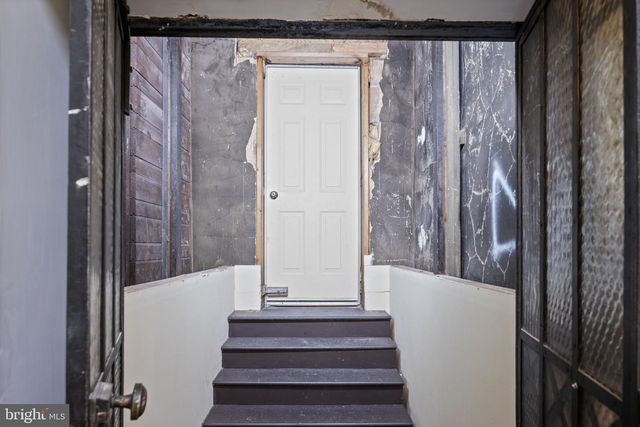 338 N CHARLES ST, Baltimore, MD 21201