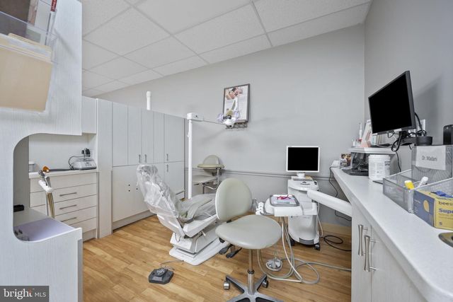 338 N CHARLES ST, Baltimore, MD 21201