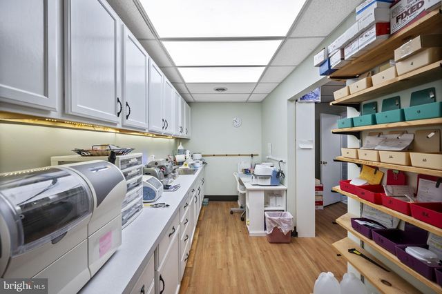 338 N CHARLES ST, Baltimore, MD 21201