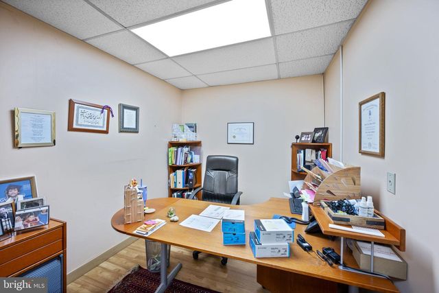 338 N CHARLES ST, Baltimore, MD 21201