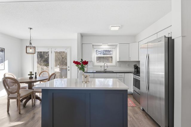 3048 Camelot Circle, Woodbury, MN 55125