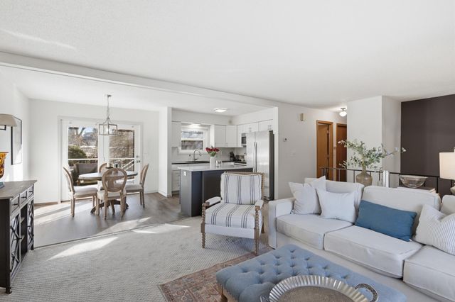 3048 Camelot Circle, Woodbury, MN 55125