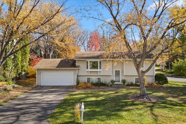 3048 Camelot Circle, Woodbury, MN 55125