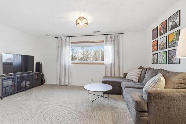 3048 Camelot Circle, Woodbury, MN 55125