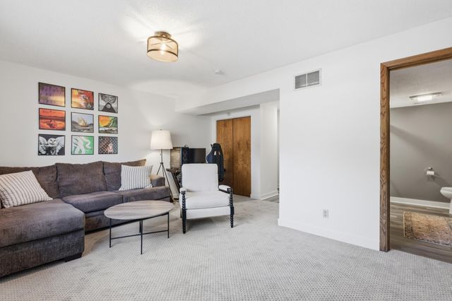 3048 Camelot Circle, Woodbury, MN 55125